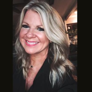 Meet your Posher, Debbie